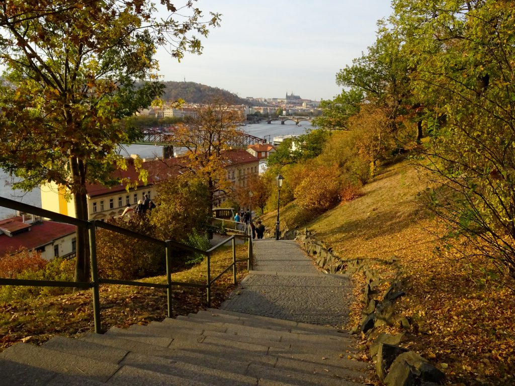 Vyšehrad - pohled na Rašínovo nábřeží a Pražský hrad