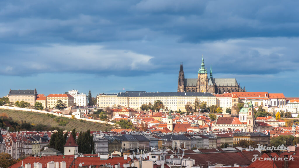 Vyšehrad - Výhled z hradeb na Hrad a Sv. Mikuláše