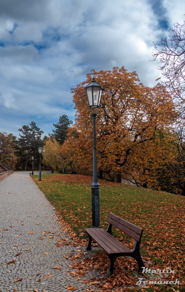 Vyšehrad - Podzim pod modrou oblohou