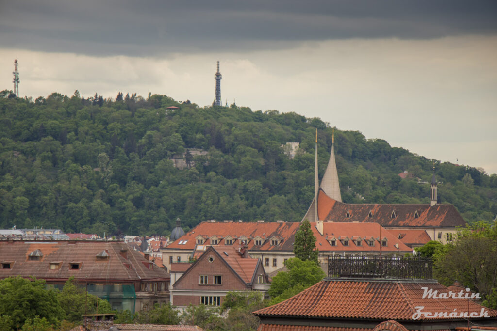 Pohled z Bastionu na Emauzy a Petřín