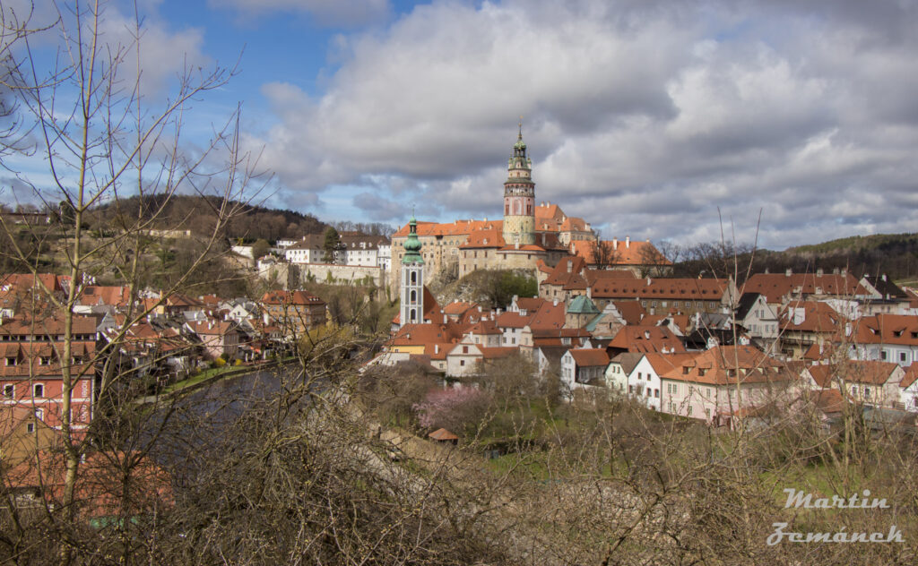 Český Krumlov - Vyhled na Sv. Jošta a hradní věž