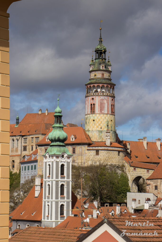 Český Krumlov - Vyhled na Sv. Jošta a hradní věž