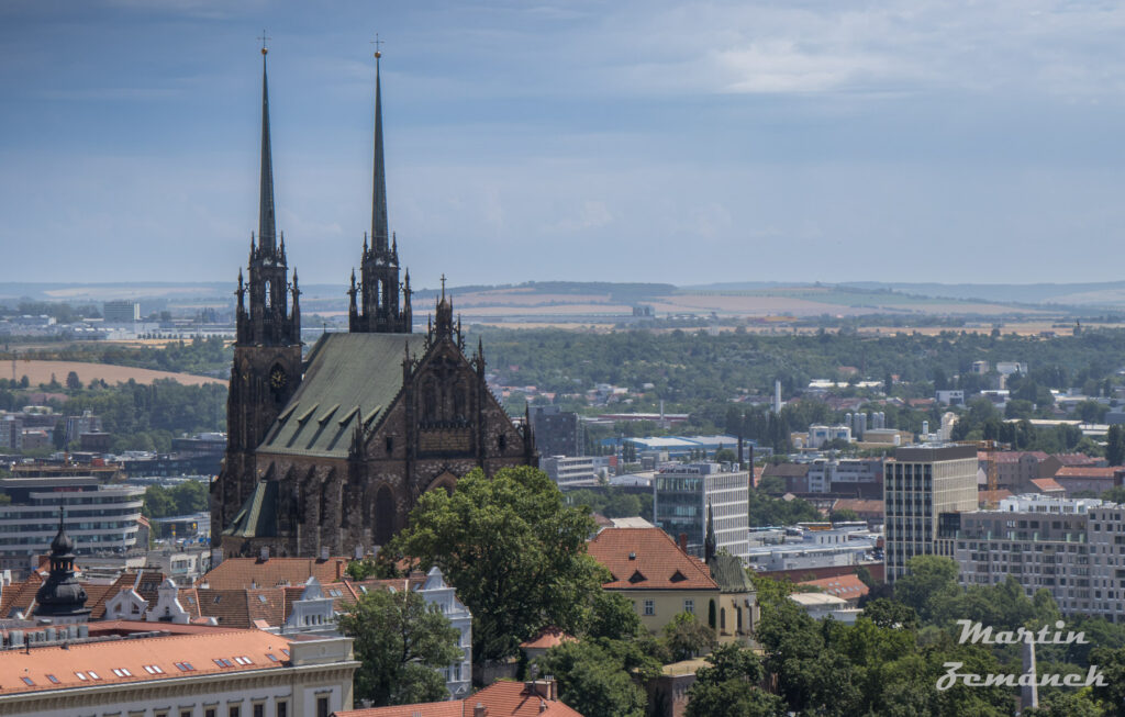 Brno - Pohled z hradu Špilberk na katedrálu Sv. Petra a Pavla