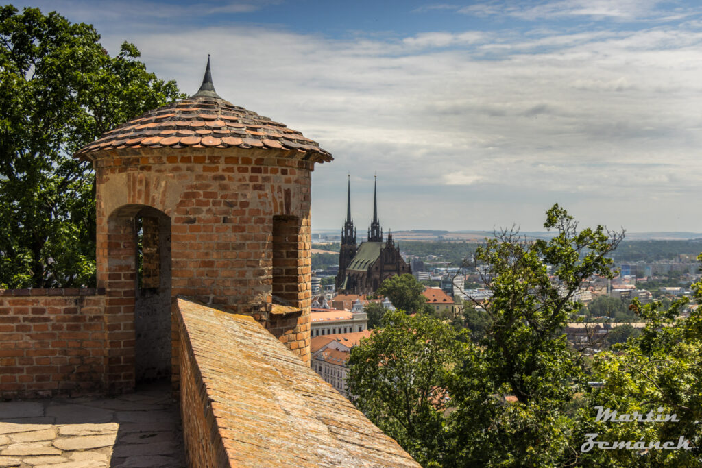 Brno - Pohled z hradu Špilberk na katedrálu Sv. Petra a Pavla