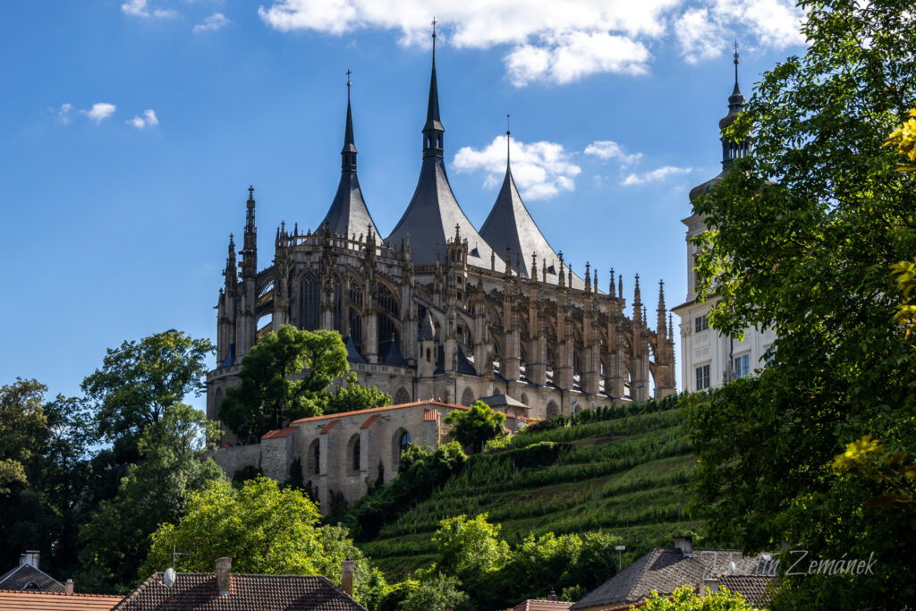 Kutná Hora - Pohled z Breüerovych sadů na Chrám sv. Barbory