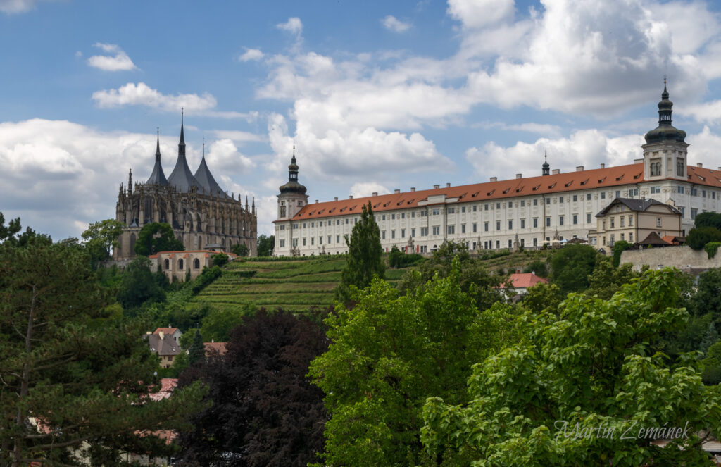 Kutná Hora - Pohled na Sv. Barboru (od Vyhlídka u sv. Jakuba)