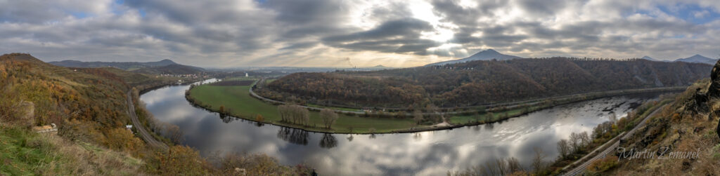 České středohoří - Panoramatický výhled od Tři Křížů Kamýk