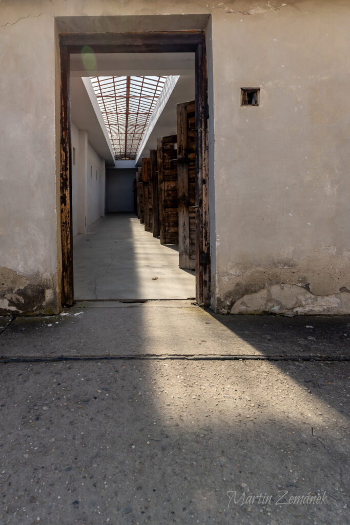 Terezín - Samotky s prosklenými střechami